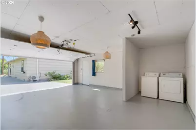 8329 SE Morrison St, Portland, OR 97216 - Photo 26