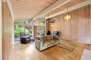 2555 SW Sunset Blvd, Portland, OR 97239 - Photo 2