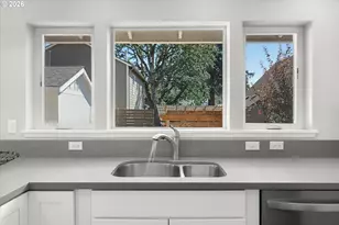 809 Jq Adams St, Oregon City, OR 97045 - Photo 16