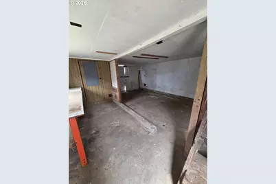 317 Applegate Ave, Drain, OR 97435 - Photo 10