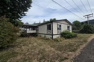 317 Applegate Ave, Drain, OR 97435 - Photo 4
