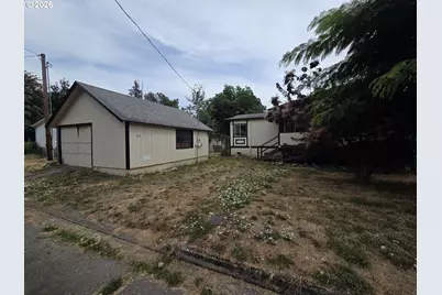 317 Applegate Ave, Drain, OR 97435 - Photo 1