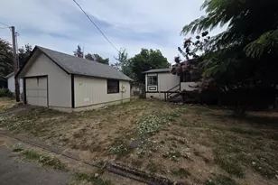 317 Applegate Ave, Drain, OR 97435 - Photo 1