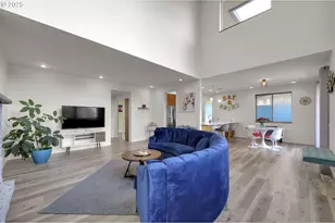 77 Bangle Ct, Cottage Grove, OR 97424 - Photo 6