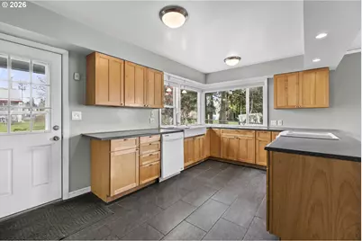 2412 E 6th St, Vancouver, WA 98661 - Photo 14
