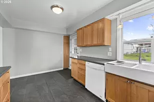 2412 E 6th St, Vancouver, WA 98661 - Photo 18