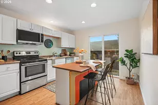 6677 N Columbia Way, Portland, OR 97203 - Photo 4