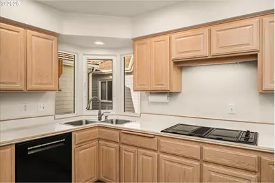 370 Magnolia Dr, Creswell, OR 97426 - Photo 16