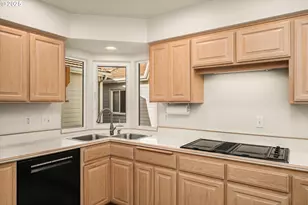 370 Magnolia Dr, Creswell, OR 97426 - Photo 16