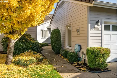 370 Magnolia Dr, Creswell, OR 97426 - Photo 2