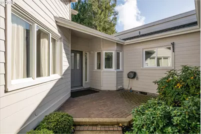 370 Magnolia Dr, Creswell, OR 97426 - Photo 4