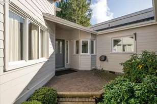 370 Magnolia Dr, Creswell, OR 97426 - Photo 4