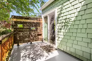 9224 SW 26th Ave, Portland, OR 97219 - Photo 6