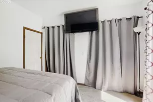 9224 SW 26th Ave, Portland, OR 97219 - Photo 16