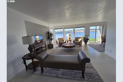 1040 Bay St #14, Florence, OR 97439 - Photo 12