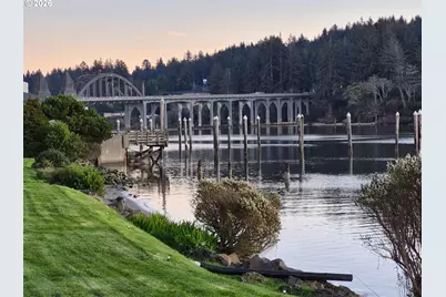 1040 Bay St #14, Florence, OR 97439 - Photo 30