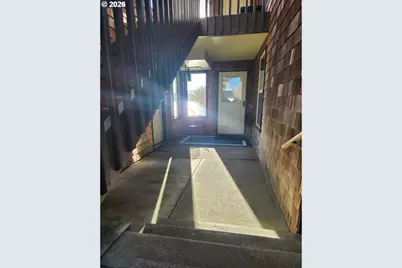 1040 Bay St #14, Florence, OR 97439 - Photo 6