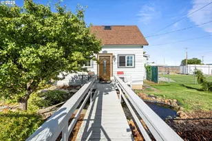 217 Poplar St, Milton-Freewater, OR 97862 - Photo 2