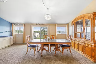 217 Poplar St, Milton-Freewater, OR 97862 - Photo 12