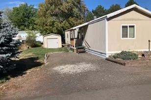 1809 26th St, La Grande, OR 97850 - Photo 2