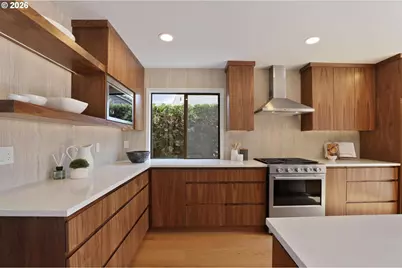 7104 SW Chapel Ln, Portland, OR 97223 - Photo 16