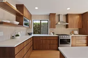 7104 SW Chapel Ln, Portland, OR 97223 - Photo 16