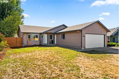 1033 Ash Grove Loop, Creswell, OR 97426 - Photo 2