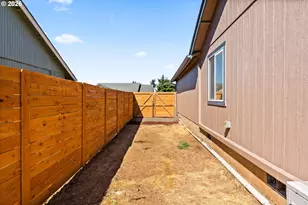 1033 Ash Grove Loop, Creswell, OR 97426 - Photo 32