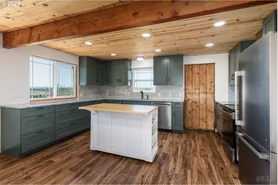 70392 Schumacher Rd, Rainier, OR 97048 - Photo 10