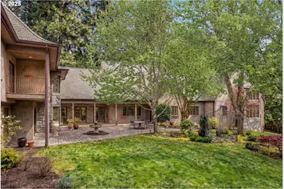 1500 SE Waverly Dr, Portland, OR 97222 - Photo 8