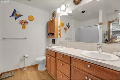 10724 SE Clinton St, Portland, OR 97266 - Photo 22