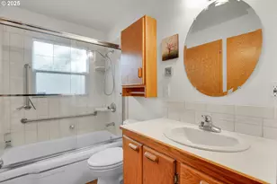 10724 SE Clinton St, Portland, OR 97266 - Photo 16