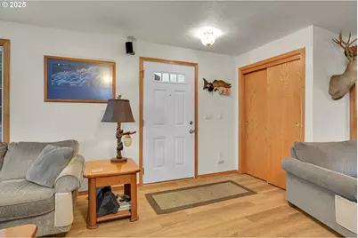 10724 SE Clinton St, Portland, OR 97266 - Photo 4