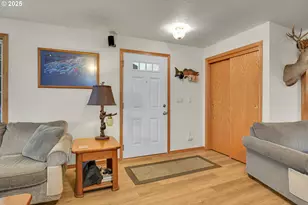 10724 SE Clinton St, Portland, OR 97266 - Photo 4