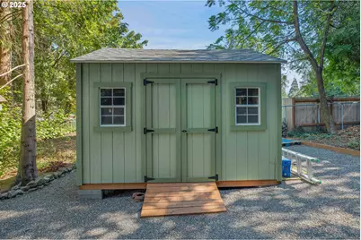 10724 SE Clinton St, Portland, OR 97266 - Photo 36