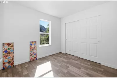 47901 McKenzie Hwy, Vida, OR 97488 - Photo 18