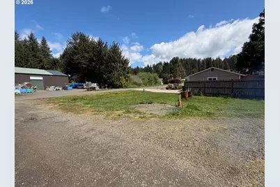 155 NE Metcalf Ave, Siletz, OR 97380 - Photo 14