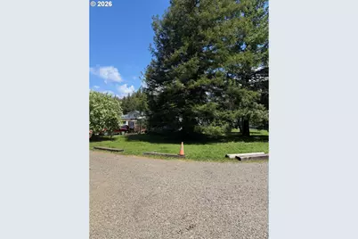 155 NE Metcalf Ave, Siletz, OR 97380 - Photo 10