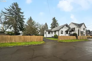 7336 SE Bybee Blvd, Portland, OR 97206 - Photo 2