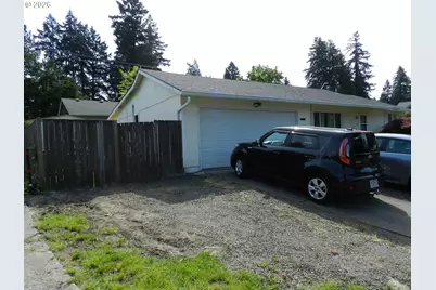 2375 SE Washington Ct, Hillsboro, OR 97123 - Photo 4