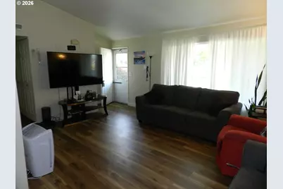 2375 SE Washington Ct, Hillsboro, OR 97123 - Photo 18
