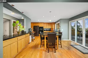 1060 Upper Devon Ln, Lake Oswego, OR 97034 - Photo 10