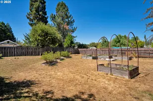 2130 Grant St, Eugene, OR 97405 - Photo 32