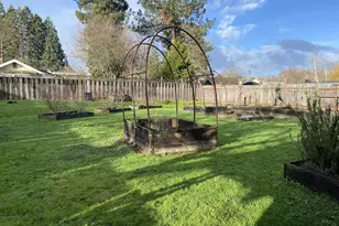 2130 Grant St, Eugene, OR 97405 - Photo 24