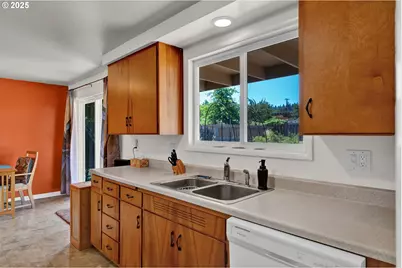 2130 Grant St, Eugene, OR 97405 - Photo 12