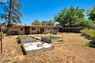 2130 Grant St, Eugene, OR 97405 - Photo 28