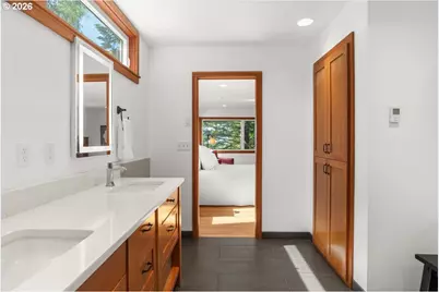 1530 SW Mitchell Ln, Portland, OR 97239 - Photo 18