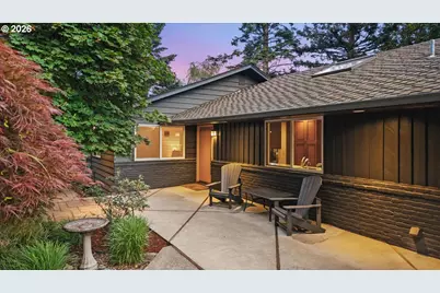 1530 SW Mitchell Ln, Portland, OR 97239 - Photo 2