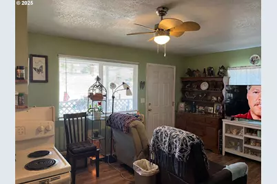 776 E Fourth Ave, Sutherlin, OR 97479 - Photo 10