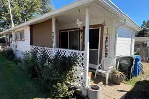 776 E Fourth Ave, Sutherlin, OR 97479 - Photo 8